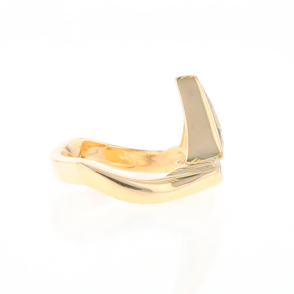 Gold Quartz Ring Triangle Inlaid Design With .14ctw Round Diamonds