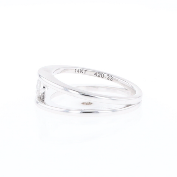 Kiss Ring