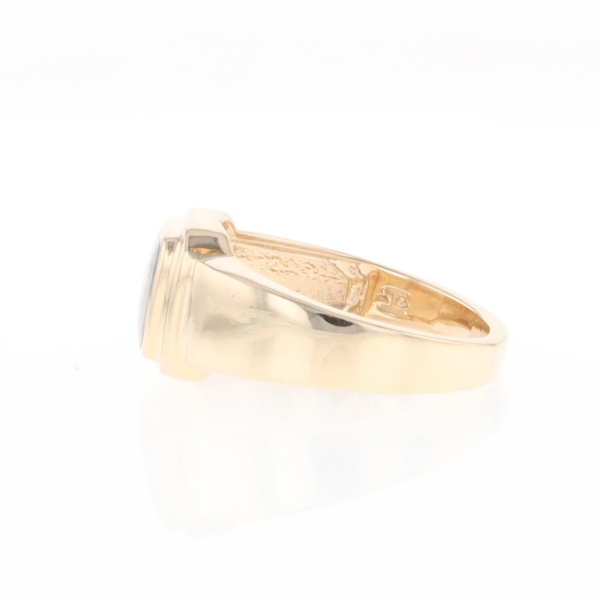 Gold Quartz Ring Square Inlaid Design