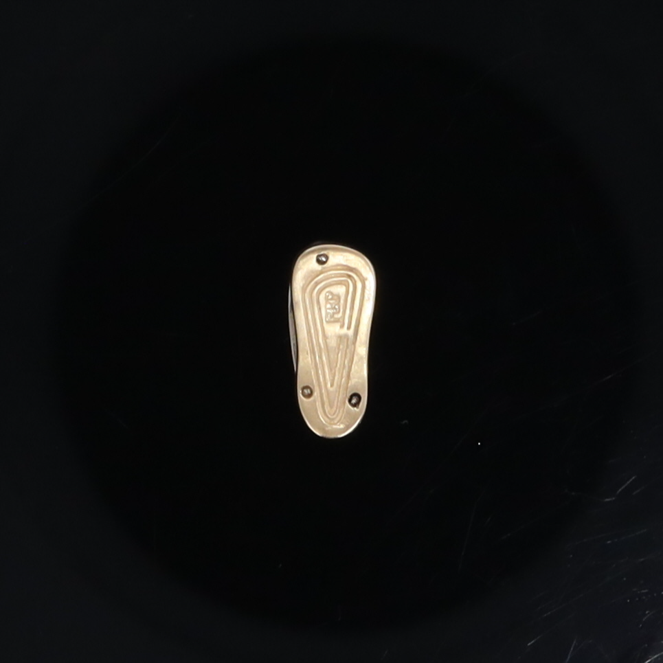 Opal Pendant Inlaid Single Sandal Design