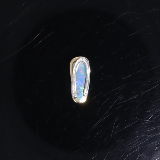 Opal Pendant Inlaid Single Sandal Design
