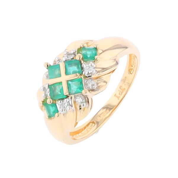 Princess Cut Emerald Diamond Ring