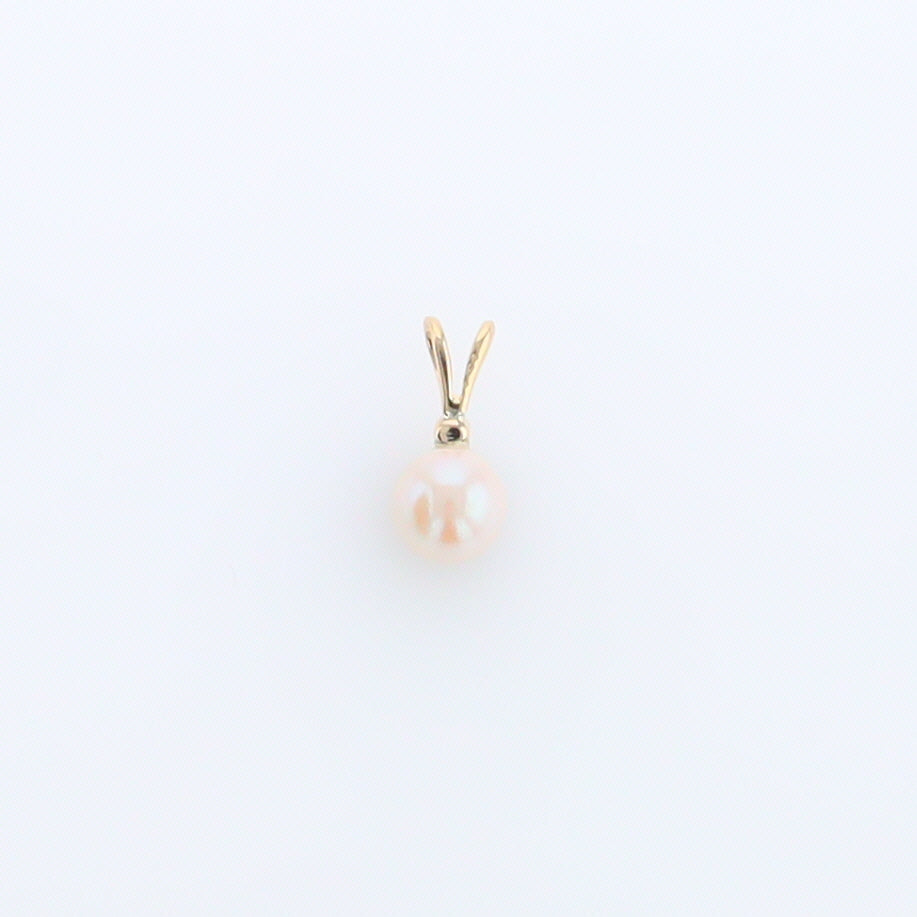 Pearl Pendant with Diamond Accent