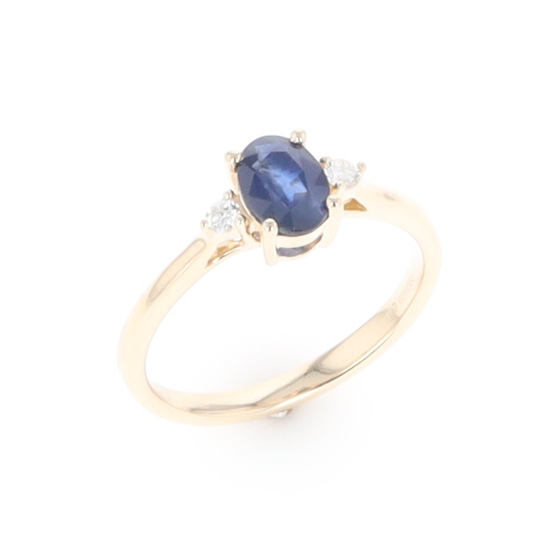 Oval Sapphire Ring With 2 Accent Diamonds