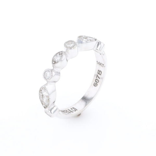 Simply Vintage Wedding Band (White Gold)