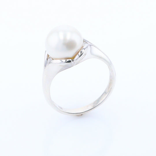 Solitaire Pearl Ring