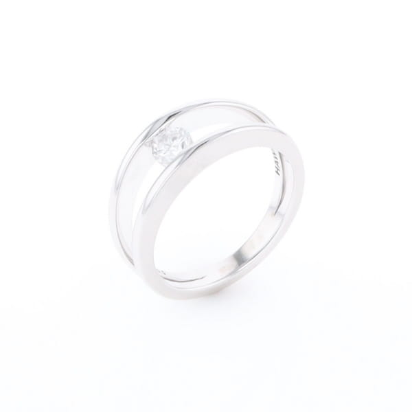Kiss Ring
