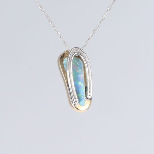 Opal Pendant Inlaid Single Sandal Design