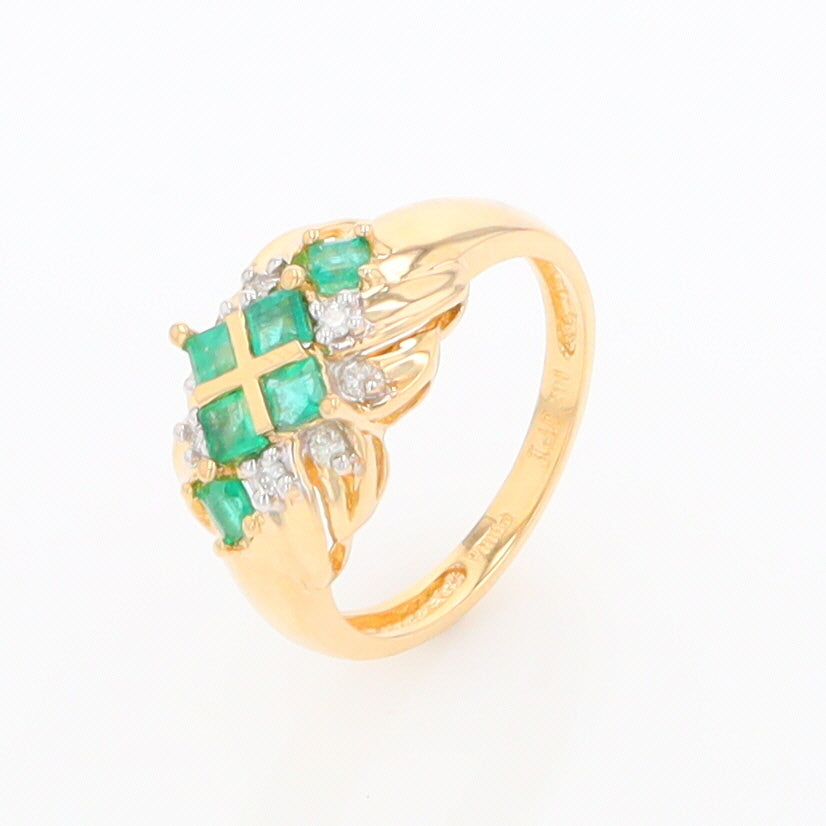 Princess Cut Emerald Diamond Ring