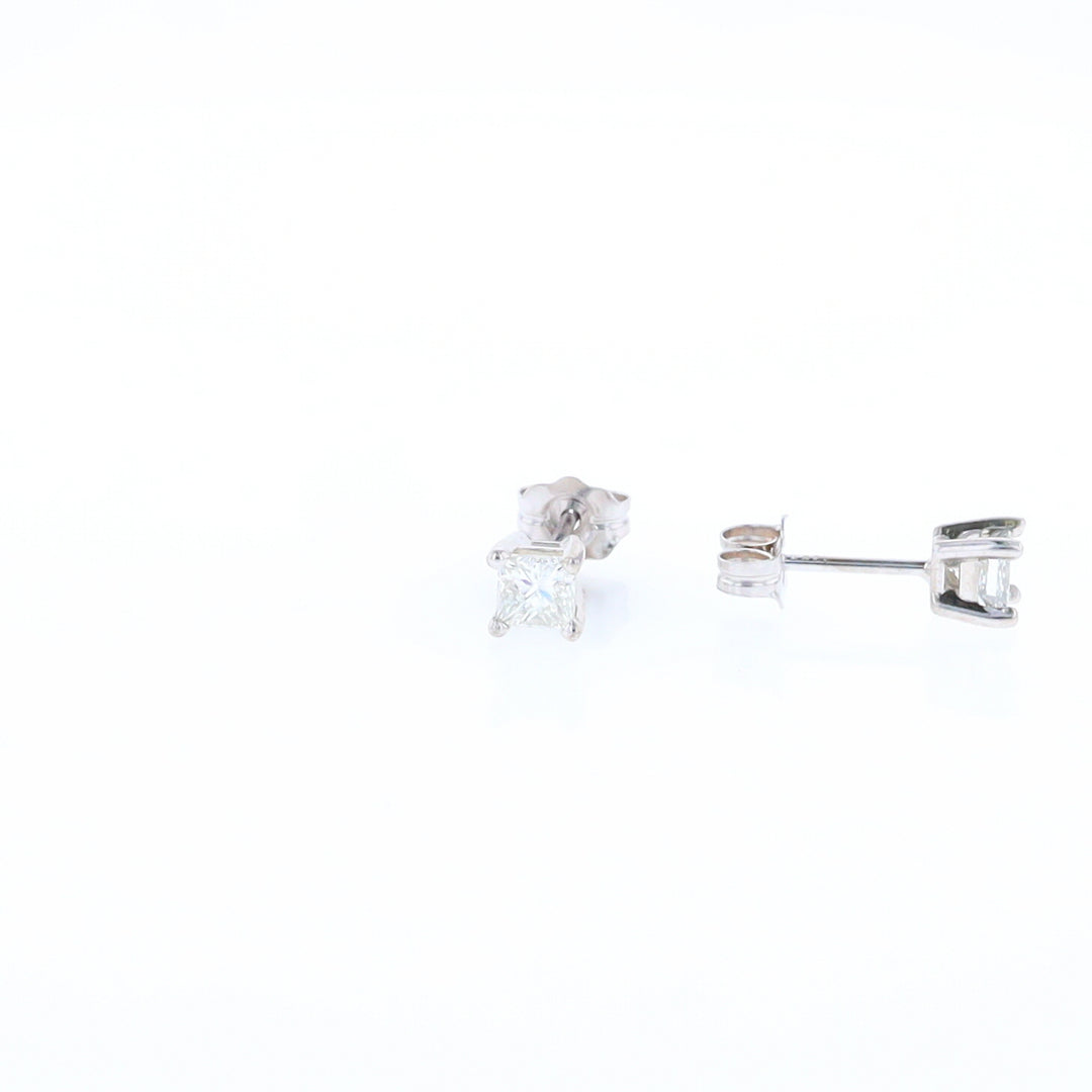 0.51ctw Diamond Stud Earrings