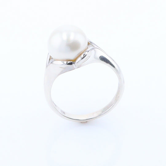 Solitaire Pearl Ring