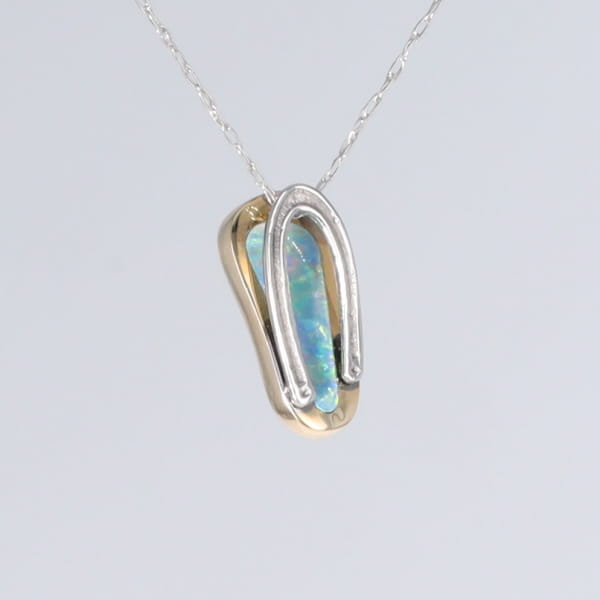 Opal Pendant Inlaid Single Sandal Design