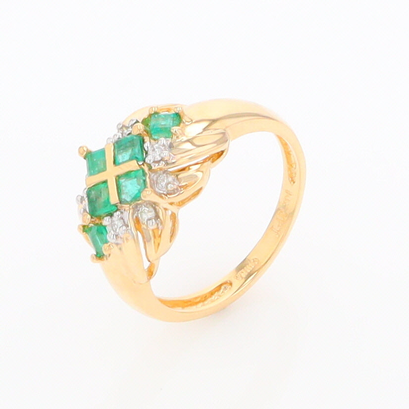 Princess Cut Emerald Diamond Ring