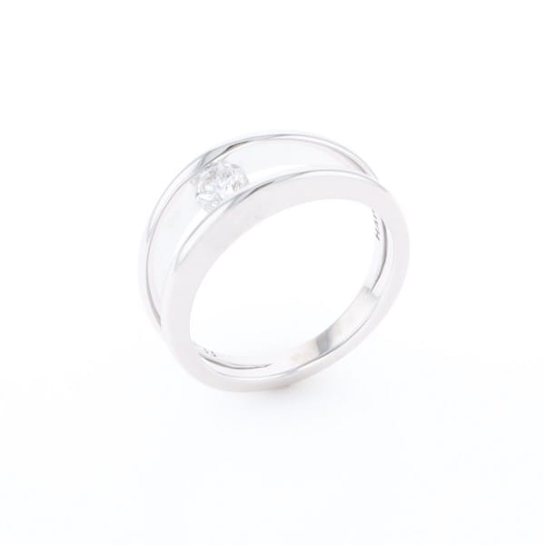 Kiss Ring