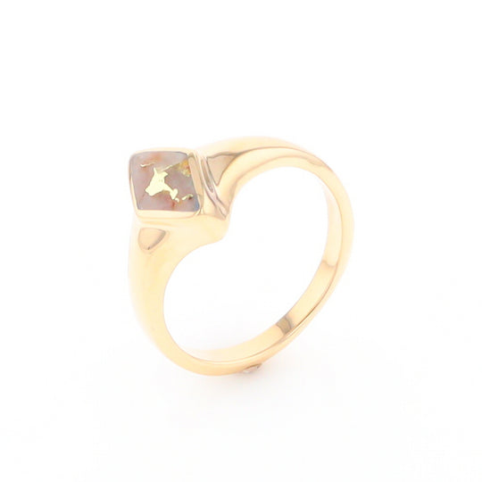 Gold Quartz Ring Diamond Shape Inlaid Design