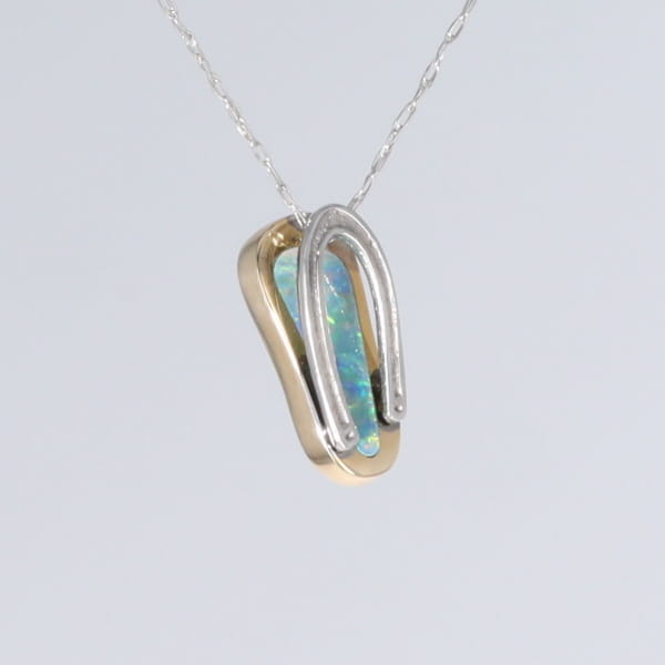 Opal Pendant Inlaid Single Sandal Design