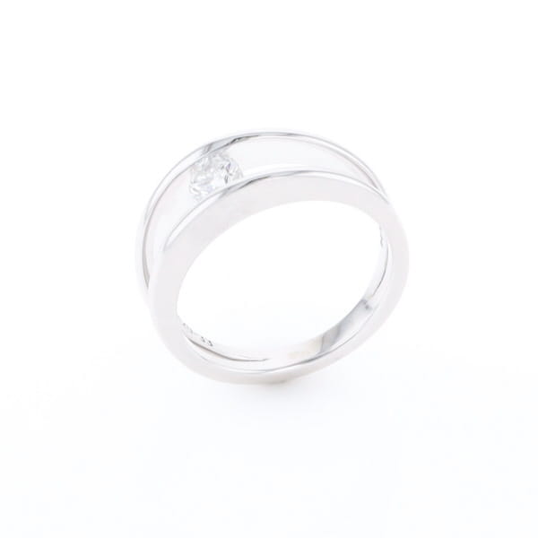 Kiss Ring