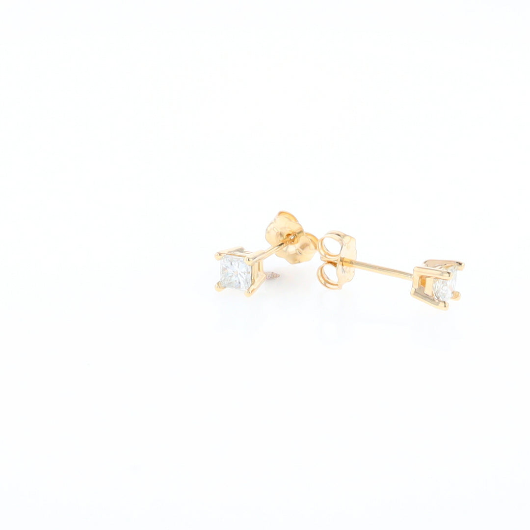 0.39ctw Diamond Stud Earrings