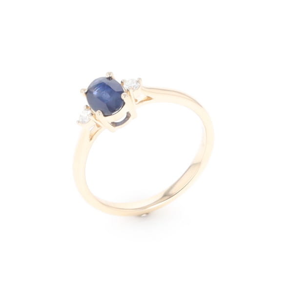 Oval Sapphire Ring With 2 Accent Diamonds