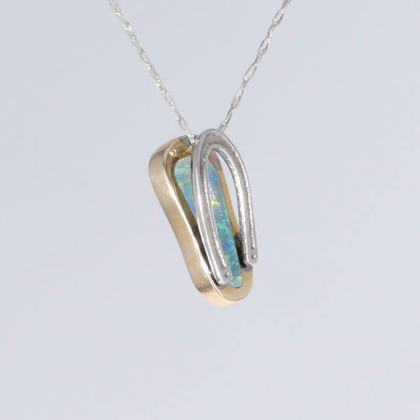 Opal Pendant Inlaid Single Sandal Design
