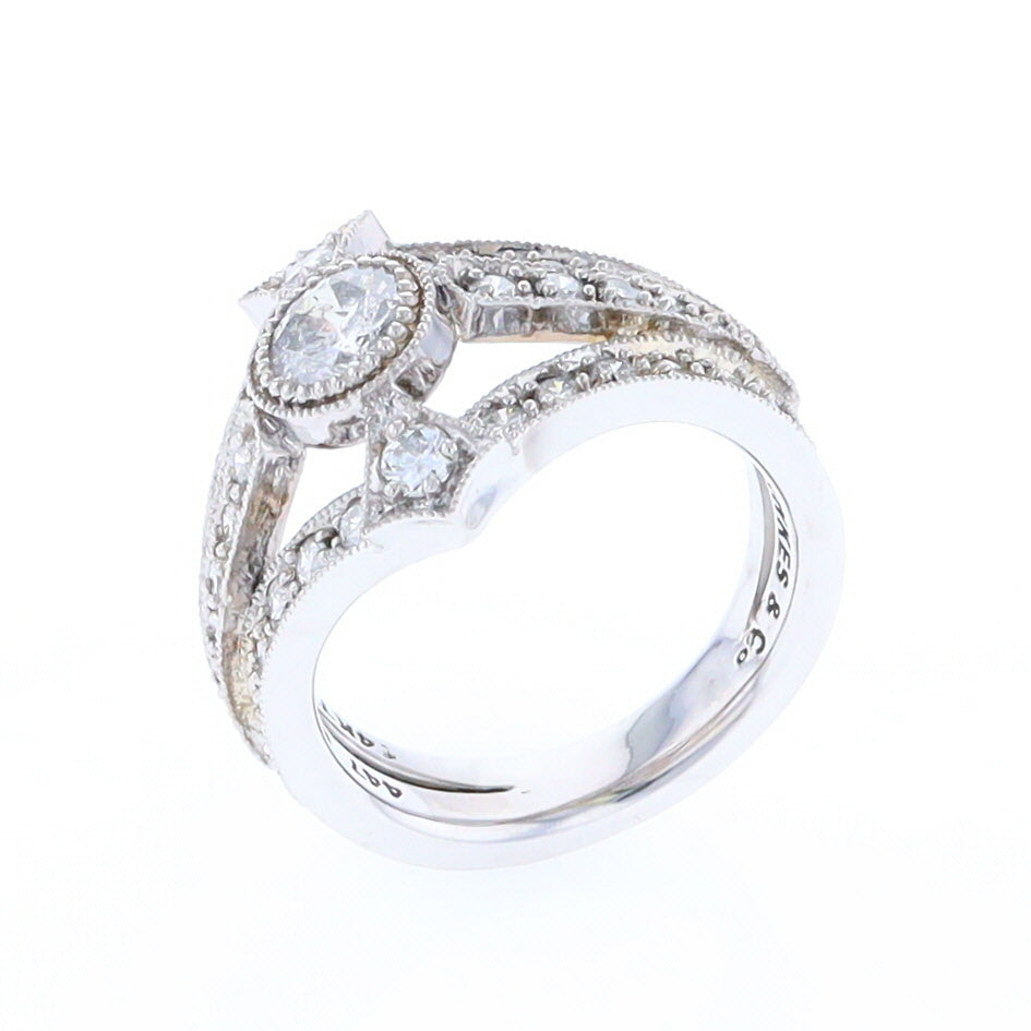 The Queen's Ring - Salt and Pepper