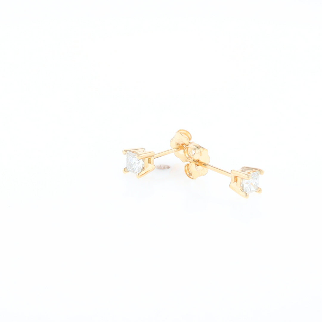 0.39ctw Diamond Stud Earrings