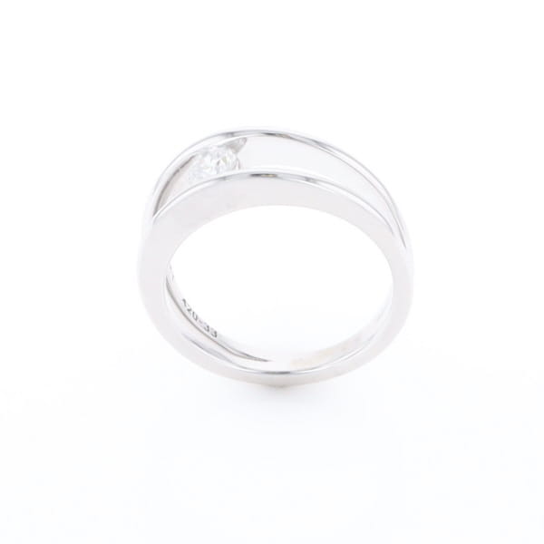 Kiss Ring