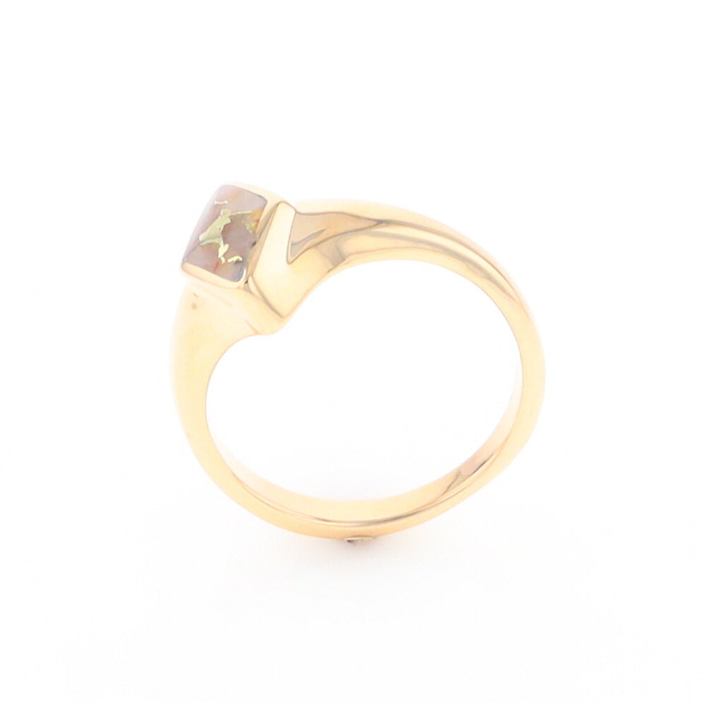 Gold Quartz Ring Diamond Shape Inlaid Design