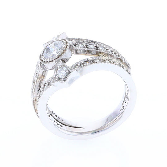 The Queen's Ring - Salt and Pepper