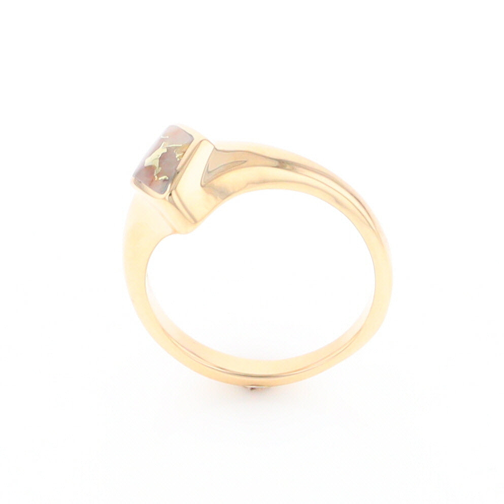 Gold Quartz Ring Diamond Shape Inlaid Design