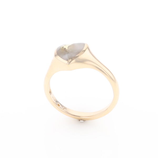 Gold Quartz Ring Heart Shape Inlaid Design