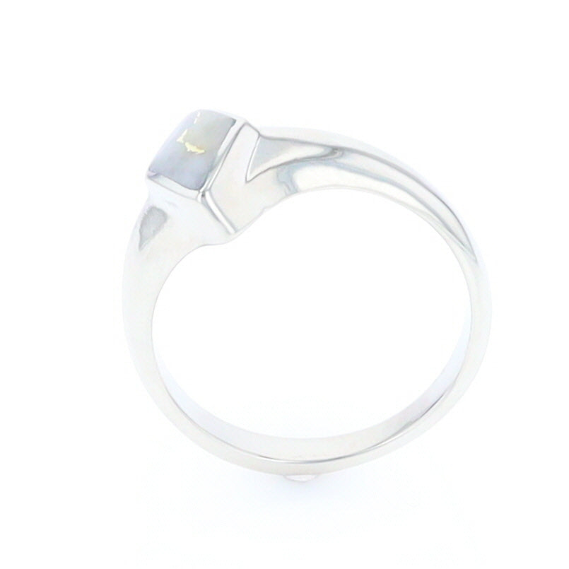 Gold Quartz Ring Diamond Shape Inlaid Design