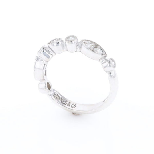 Simply Vintage Wedding Band (White Gold)
