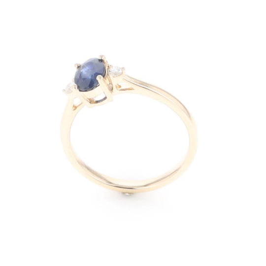 Oval Sapphire Ring With 2 Accent Diamonds
