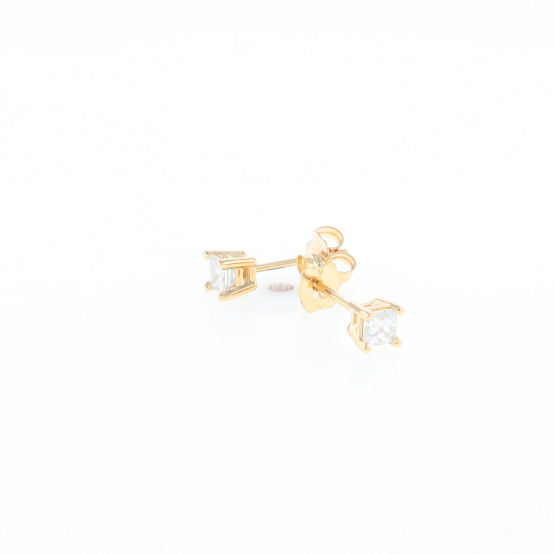 0.39ctw Diamond Stud Earrings