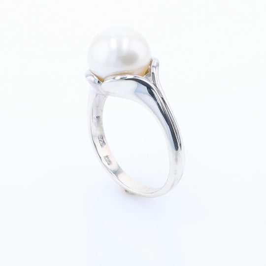 Solitaire Pearl Ring