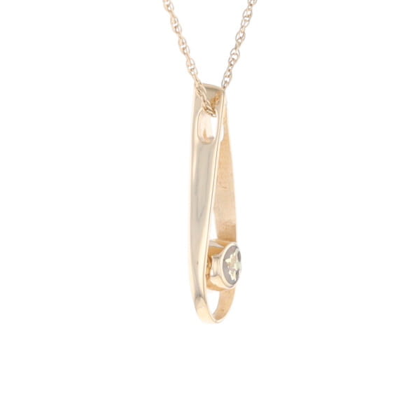Open Teardrop Round Gold Quartz Inlaid Pendant