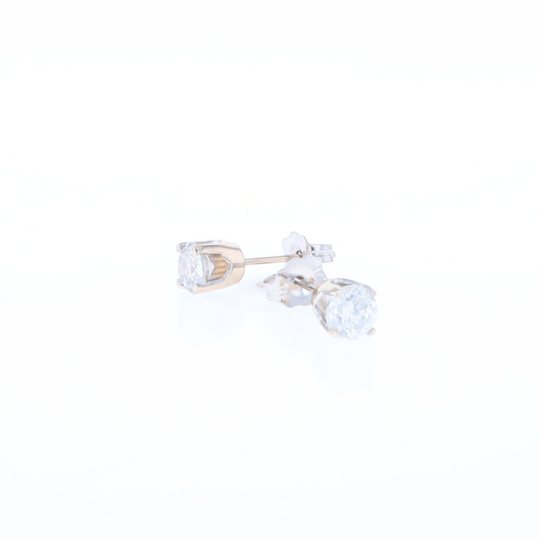 0.71ctw Diamond Stud Earrings