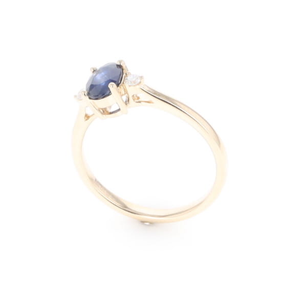 Oval Sapphire Ring With 2 Accent Diamonds