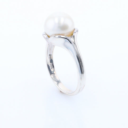 Solitaire Pearl Ring