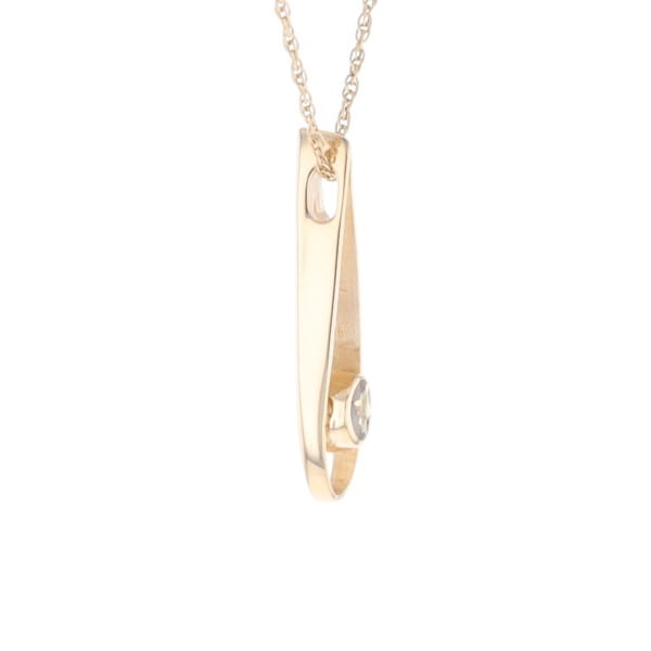 Open Teardrop Round Gold Quartz Inlaid Pendant