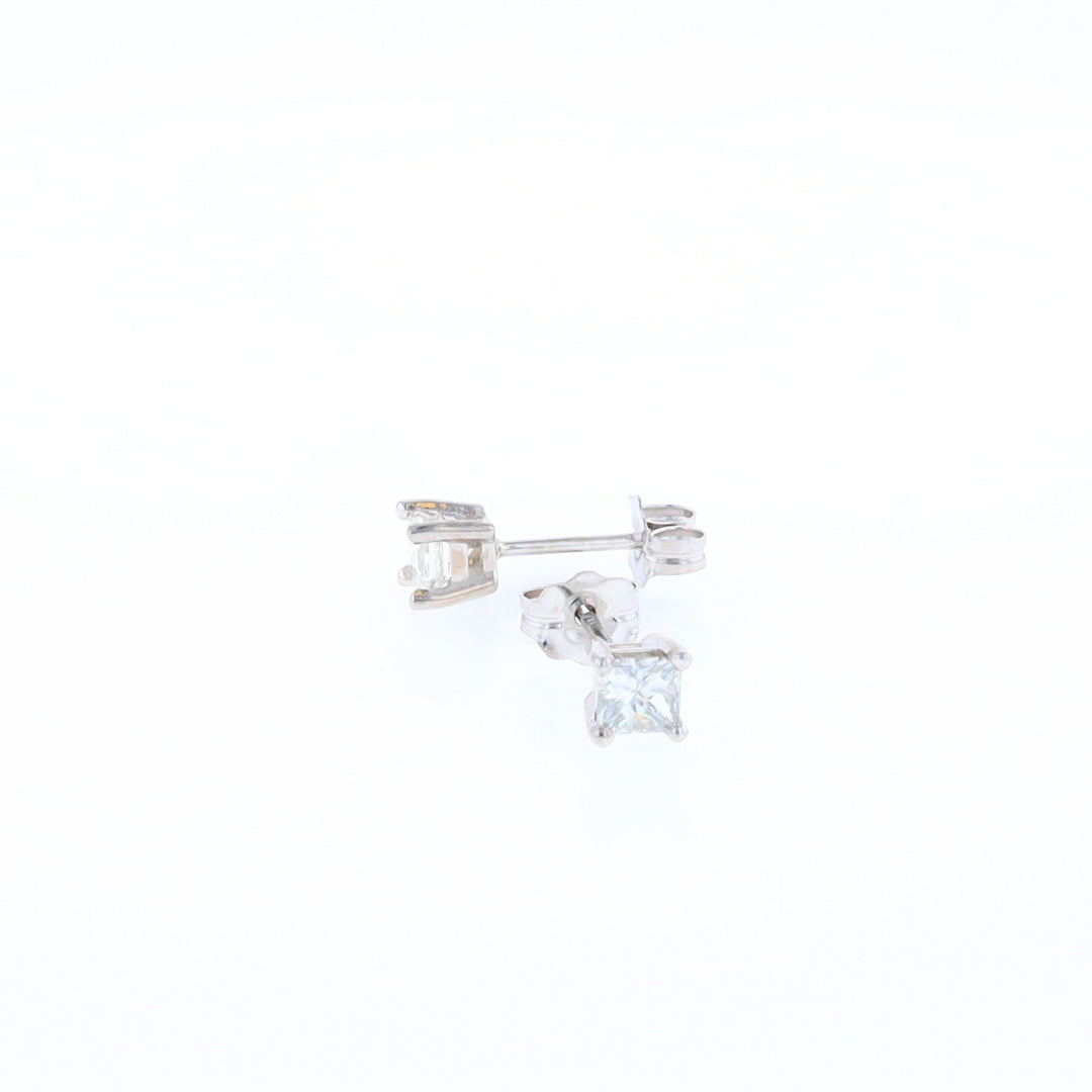 0.51ctw Diamond Stud Earrings