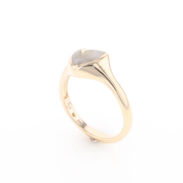 Gold Quartz Ring Heart Shape Inlaid Design