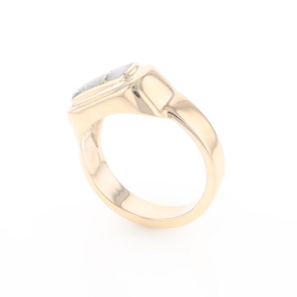 Gold Quartz Ring Oval Inlaid Design - G2