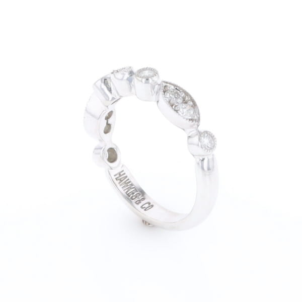 Simply Vintage Wedding Band (White Gold)