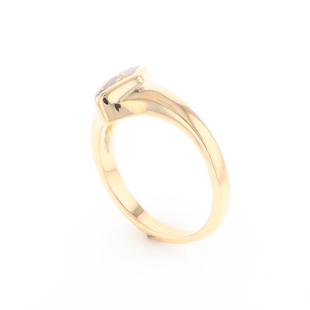 Gold Quartz Ring Diamond Shape Inlaid Design