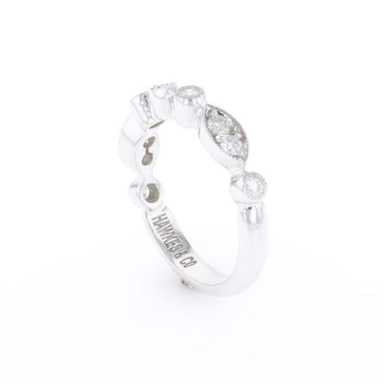 Simply Vintage Wedding Band (White Gold)