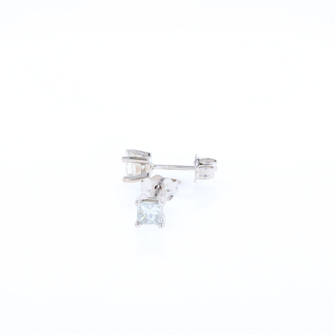 0.51ctw Diamond Stud Earrings