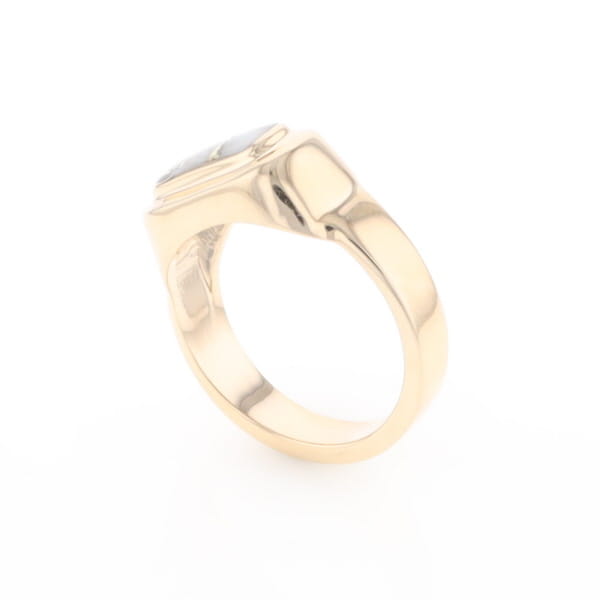 Gold Quartz Ring Oval Inlaid Design - G2