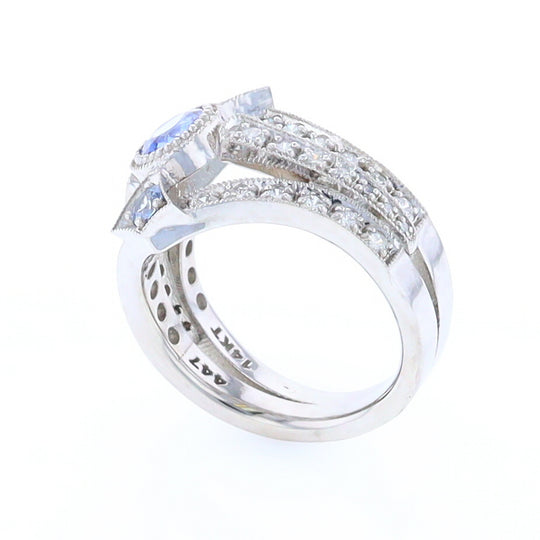 The Queen's Ring - Ceylon Sapphire